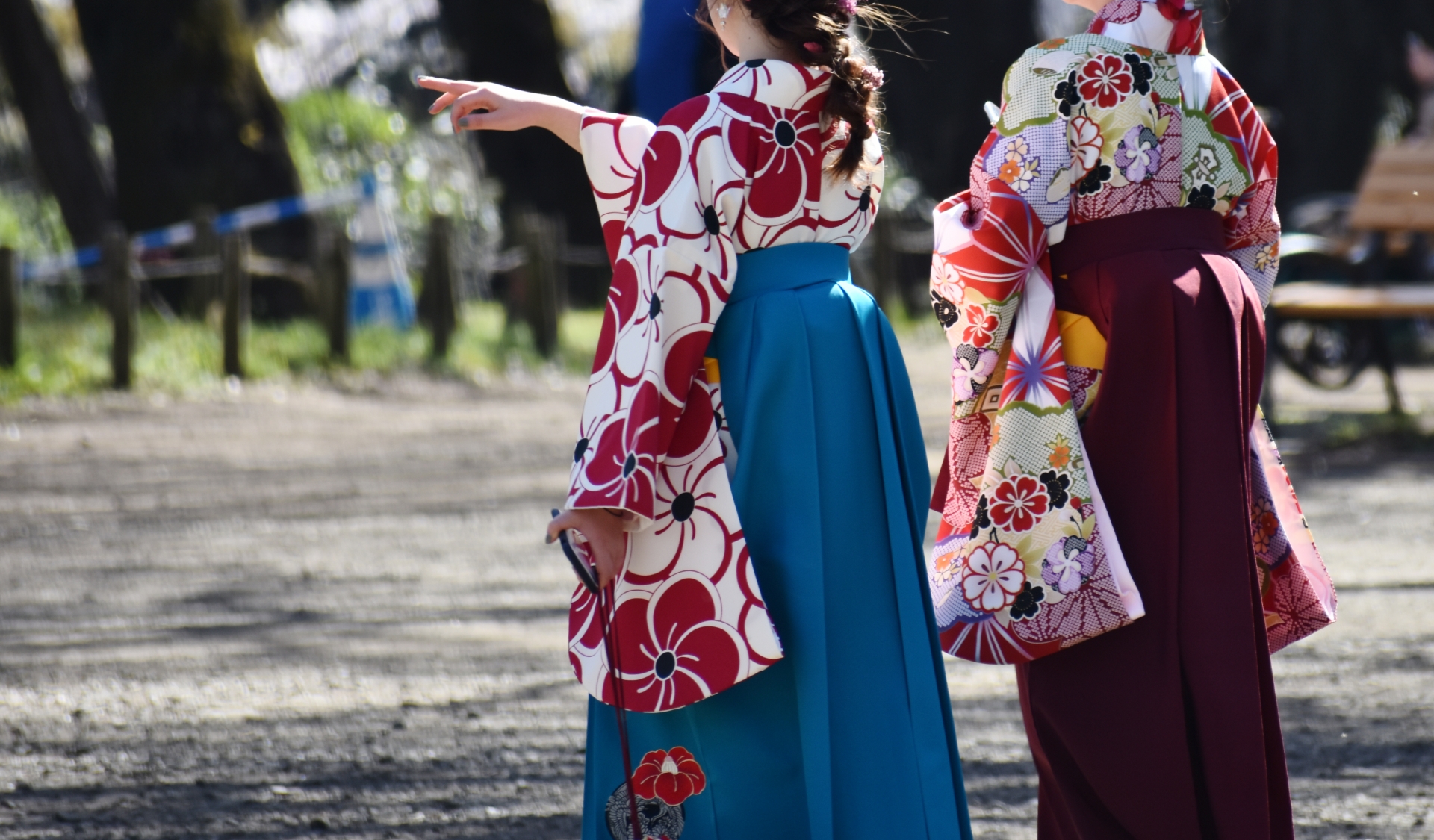 学校生活の最後は袴で卒業式 どっちも可愛いヘアスタイルになろう 振袖専門情報サイトhatachi