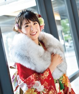 成人式の振袖にショールはアリ？種類や選び方を解説 ｜ 振袖専門情報  