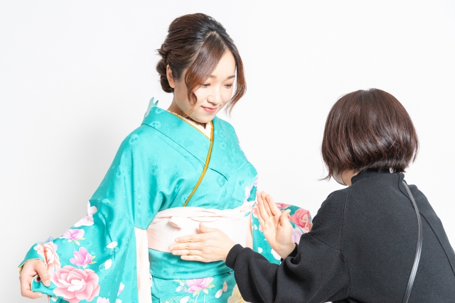 成人式の振袖は水色に決めた 色柄別の選び方や着こなしのポイントも 振袖専門情報サイトhatachi